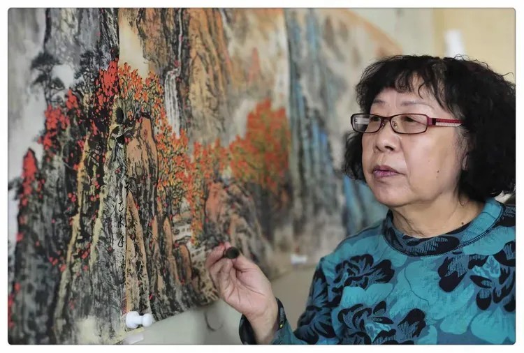 笔墨颂盛世 丹青绘新篇——专访大风堂艺术研究院专职画家李文英
